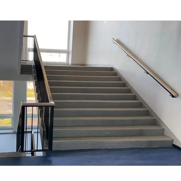 Vidusskolai - kāpņu margas ar koka lenteri